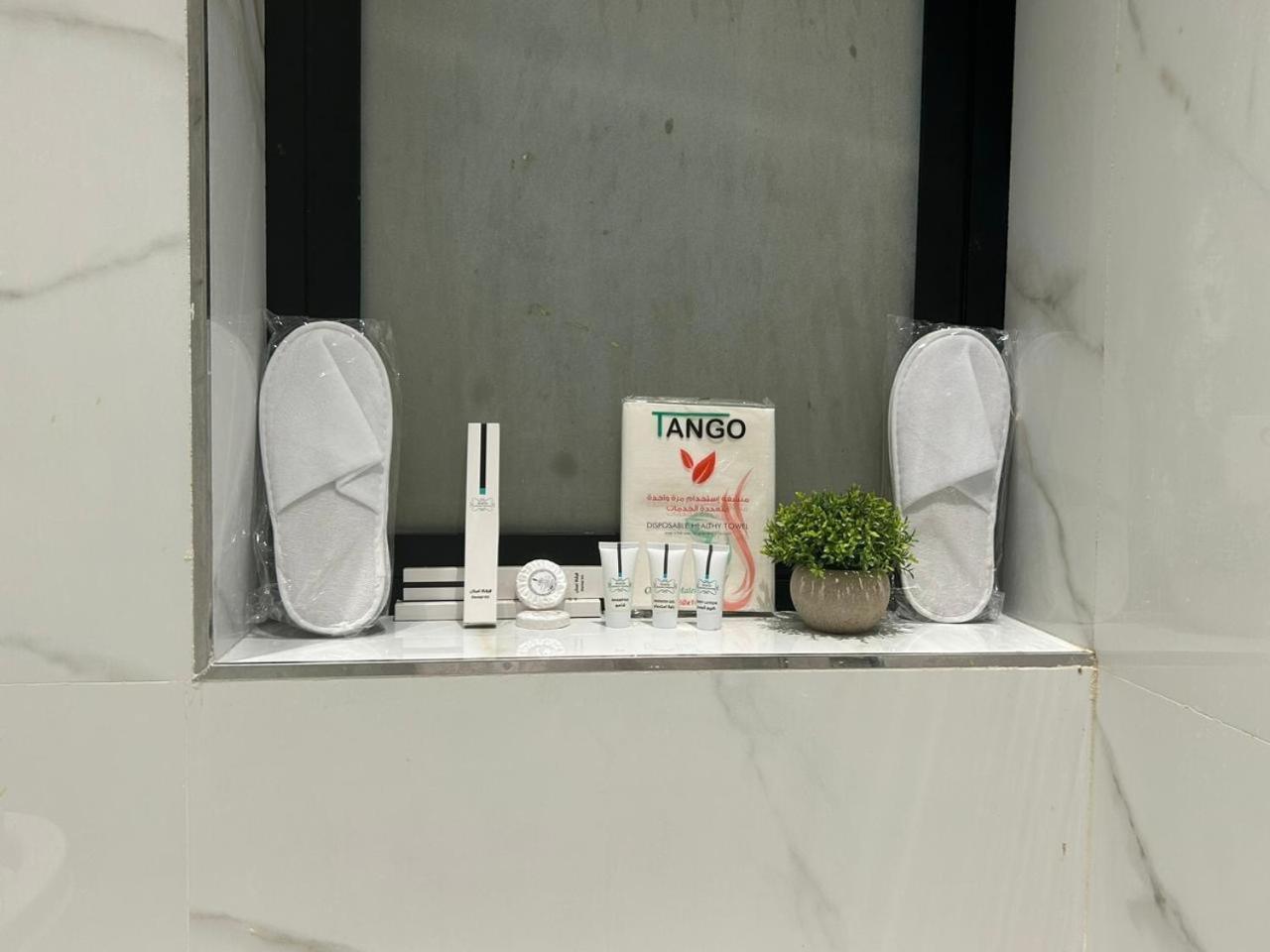 Apartment استوديو غرفة ودورة مياه ١٠ *